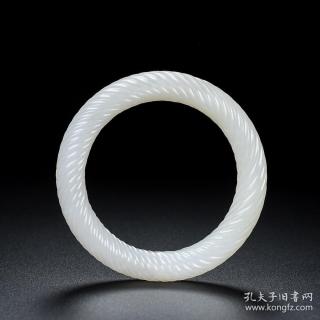 旧藏,回流和田玉手镯,玉质细腻,雕工精细